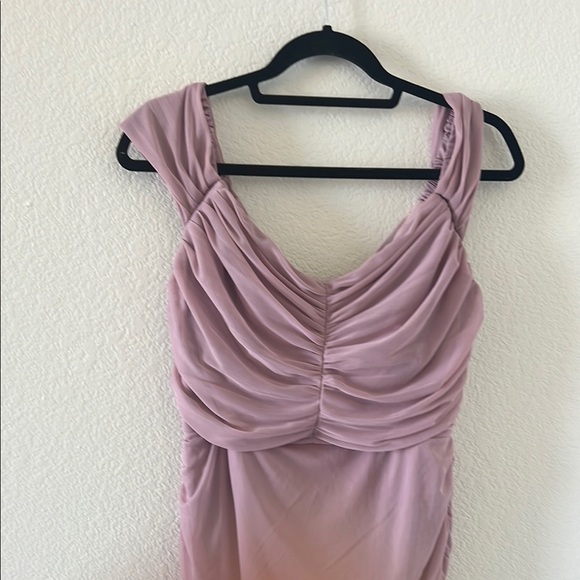 Elegant Mauve Evening Gown - Picture 2 of 11